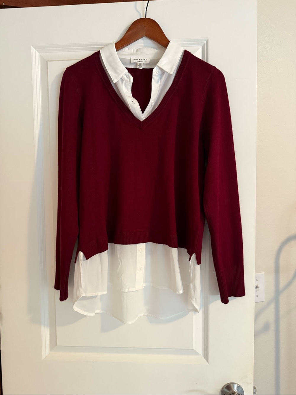 Rio & Rian Collared V-Neck Sweater Burgundy & White Large